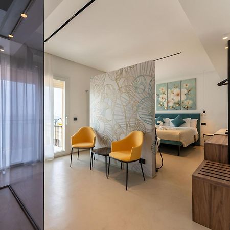 B&B Le Suites Di Costanza 체팔루 외부 사진