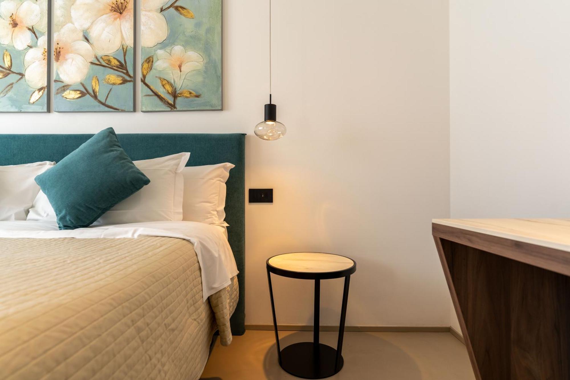 B&B Le Suites Di Costanza 체팔루 외부 사진